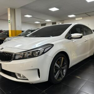 KIA CERATO ZENITH MT 4X2 1600 EOV397